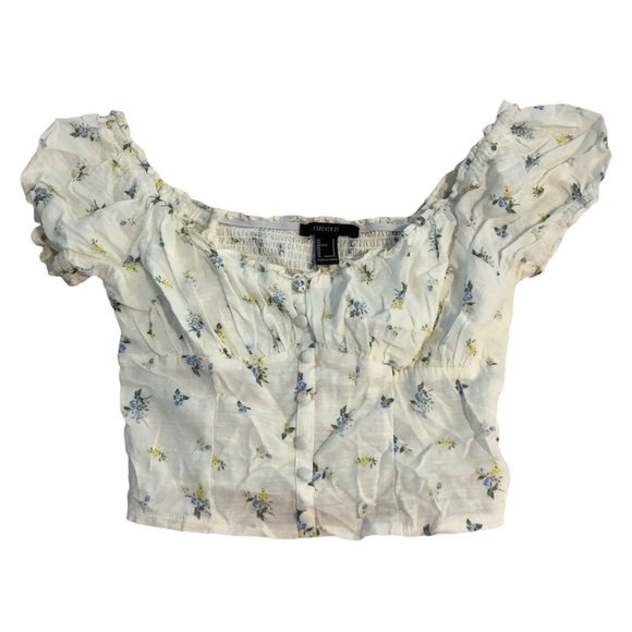 Forever 21 Tops - Forever 21 White Floral Cropped Puff Sleeve Top 💐